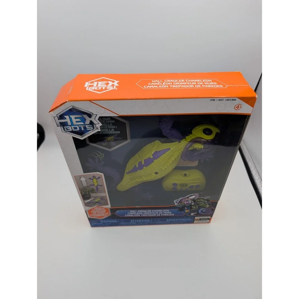 Hex Bots Remote Control Wall Crawler/Climber Glows In The Dark Chameleon NIB